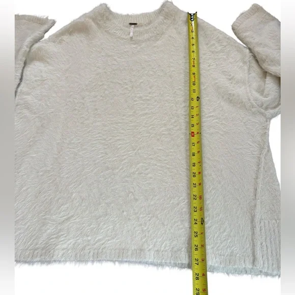 Free People Harrison Bunny Crew Neck Sweater Oversized Cream Womens Medium - Picture 11 of 11